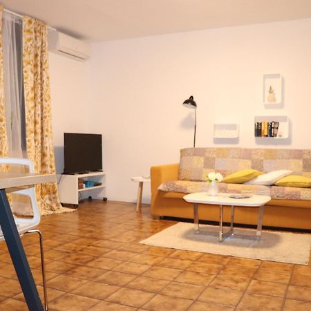 Apartments Zvezdica*** With Garden Zambratija  Zewnętrze zdjęcie