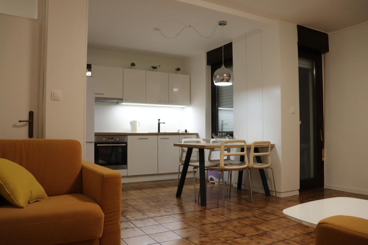 Apartments Zvezdica*** With Garden Zambratija  Zewnętrze zdjęcie