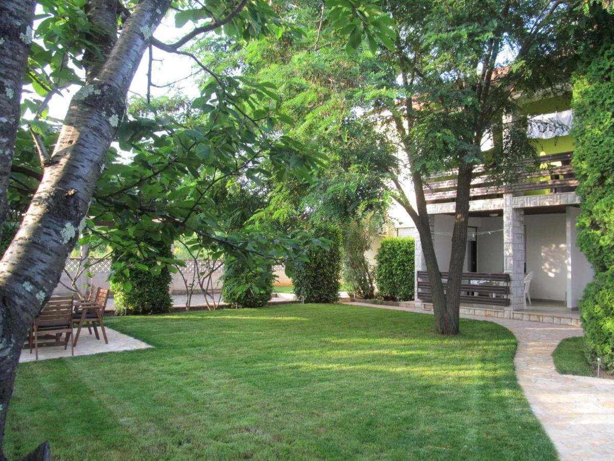 Apartments Zvezdica*** With Garden Zambratija  Zewnętrze zdjęcie