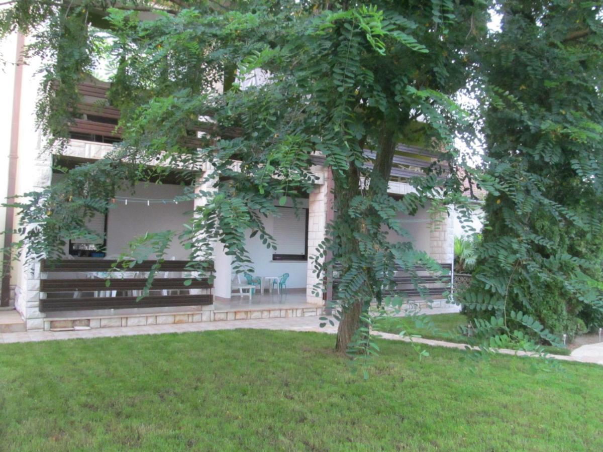 Apartments Zvezdica*** With Garden Zambratija  Zewnętrze zdjęcie