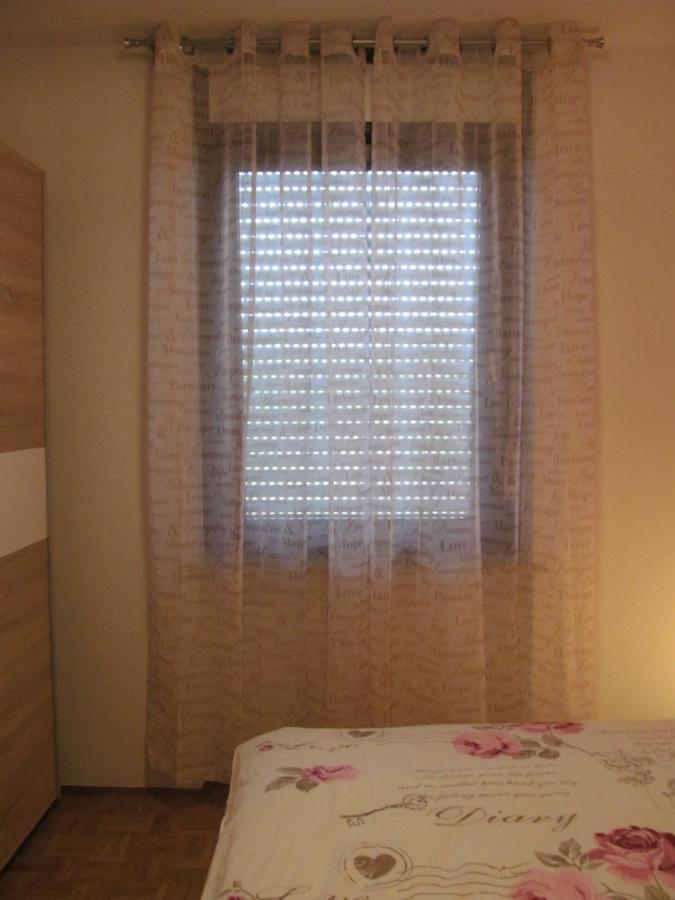 Apartments Zvezdica*** With Garden Zambratija  Zewnętrze zdjęcie